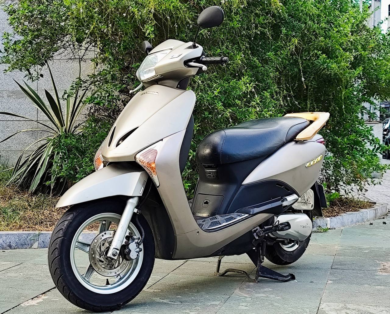 Продаётся скутер Honda Lead 2012 года, произведённый в Японии