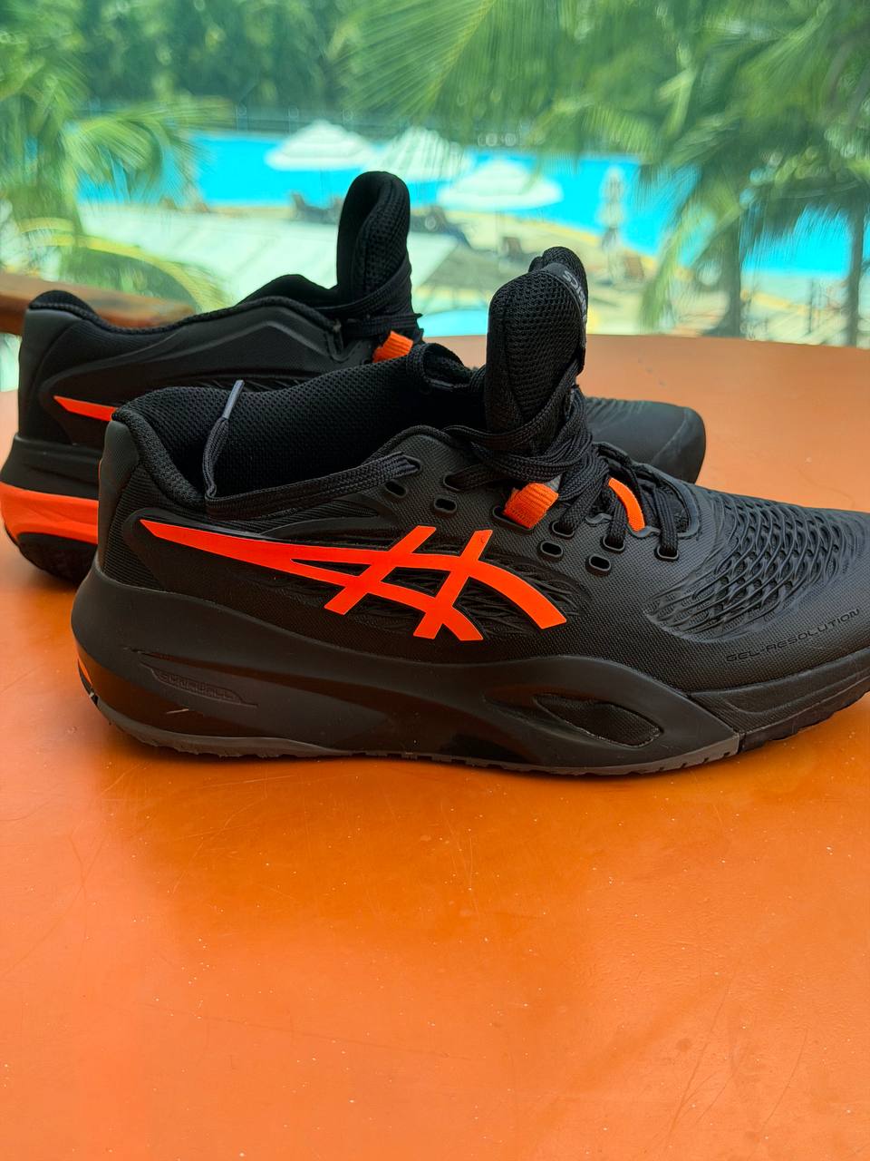 Теннисные кроссовки ASICS, унисекс, б/у, использовались 3 раза