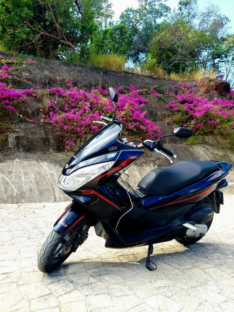 Продается Honda PCX 2017 года в отличном состоянии