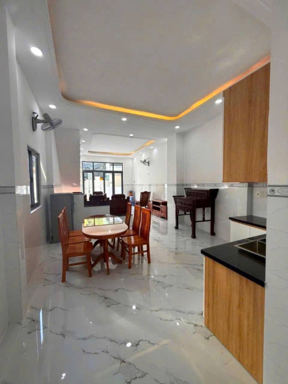 Фото 3: Дом с 4 спальнями и 2 санузлами площадью 180 м² в районе Hon Nghe, запад Нячанга…