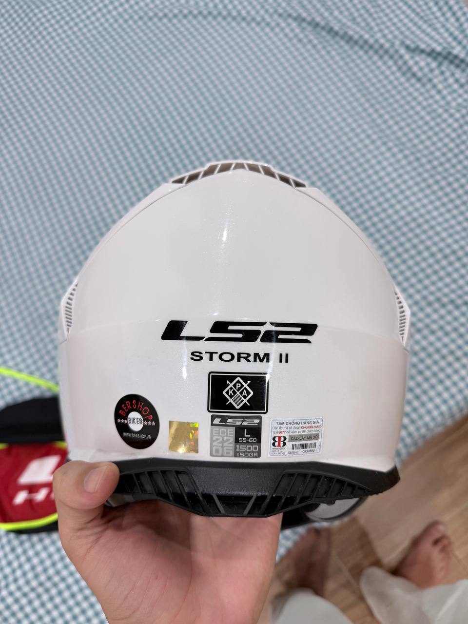Фото 3: Продаётся шлем LS2 Storm 2 с встроенными солнечными очками и чехлом
