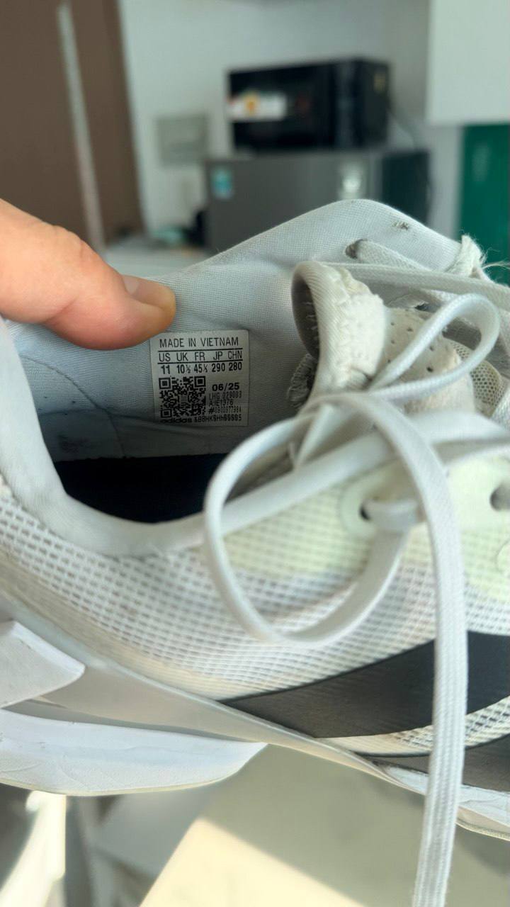 Фото 3: Продаю кроссовки Adidas Ubersonic 5, оригинал, размер 45,5, подойдут на ногу 44,5-45.