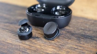 Продаю наушники Bose QuietComfort Earbuds за 2 млн донгов (половина це