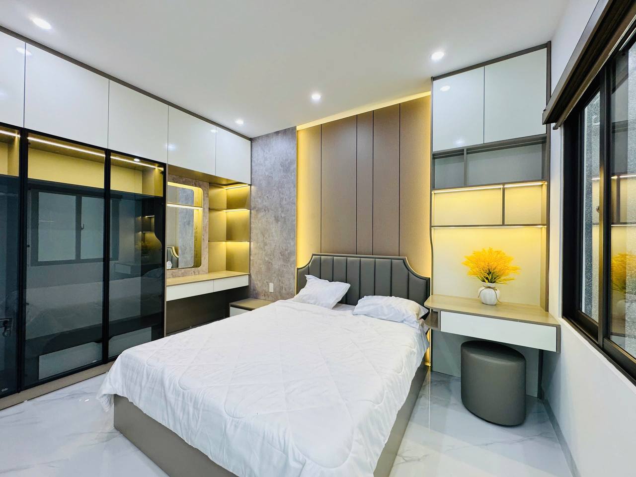 Сдается дом 3 этажа, 3 спальни, 4 санузла, площадь 76 м²