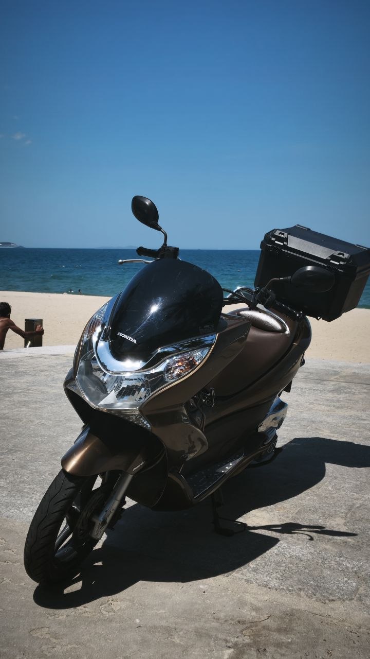 Продаю Honda PCX 125 2011 года в отличном состоянии
