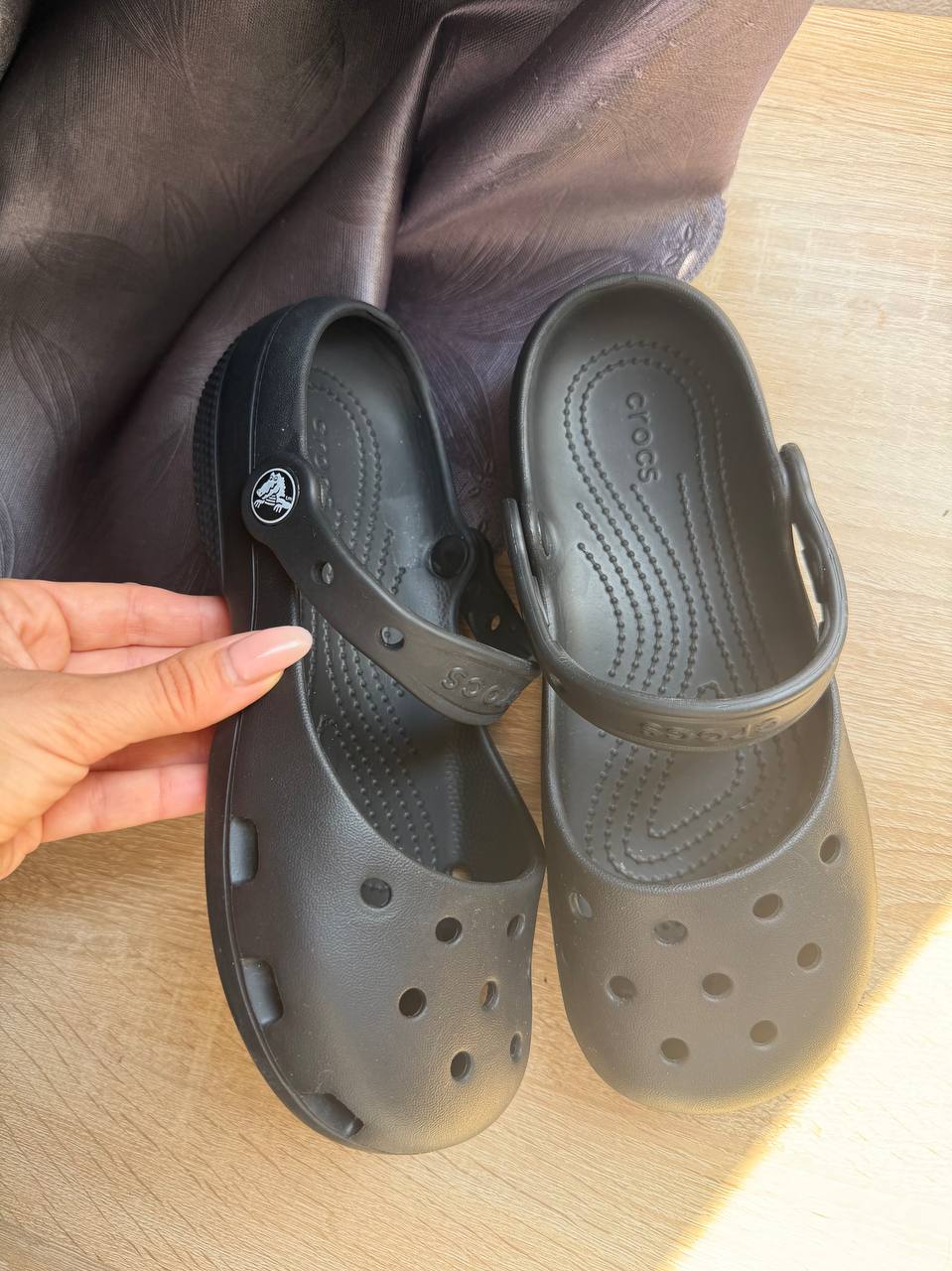Фото 2: Распродажа обуви, которая не подошла: балетки Crocs (размер W6, 22,5 см) за 150 000…