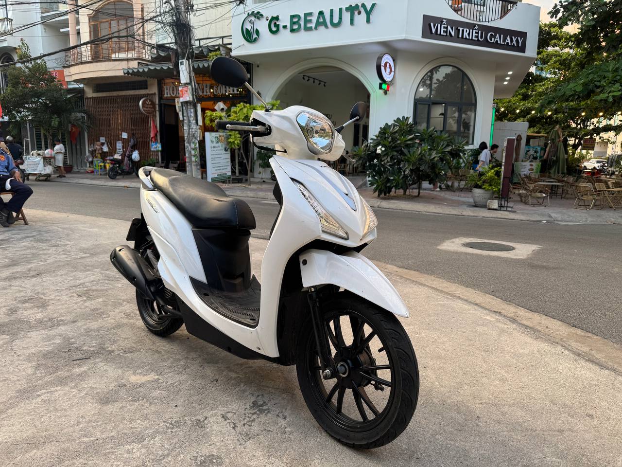 Продаётся байк Kymco Hermosa Candy 50, 2020 года, белого цвета
