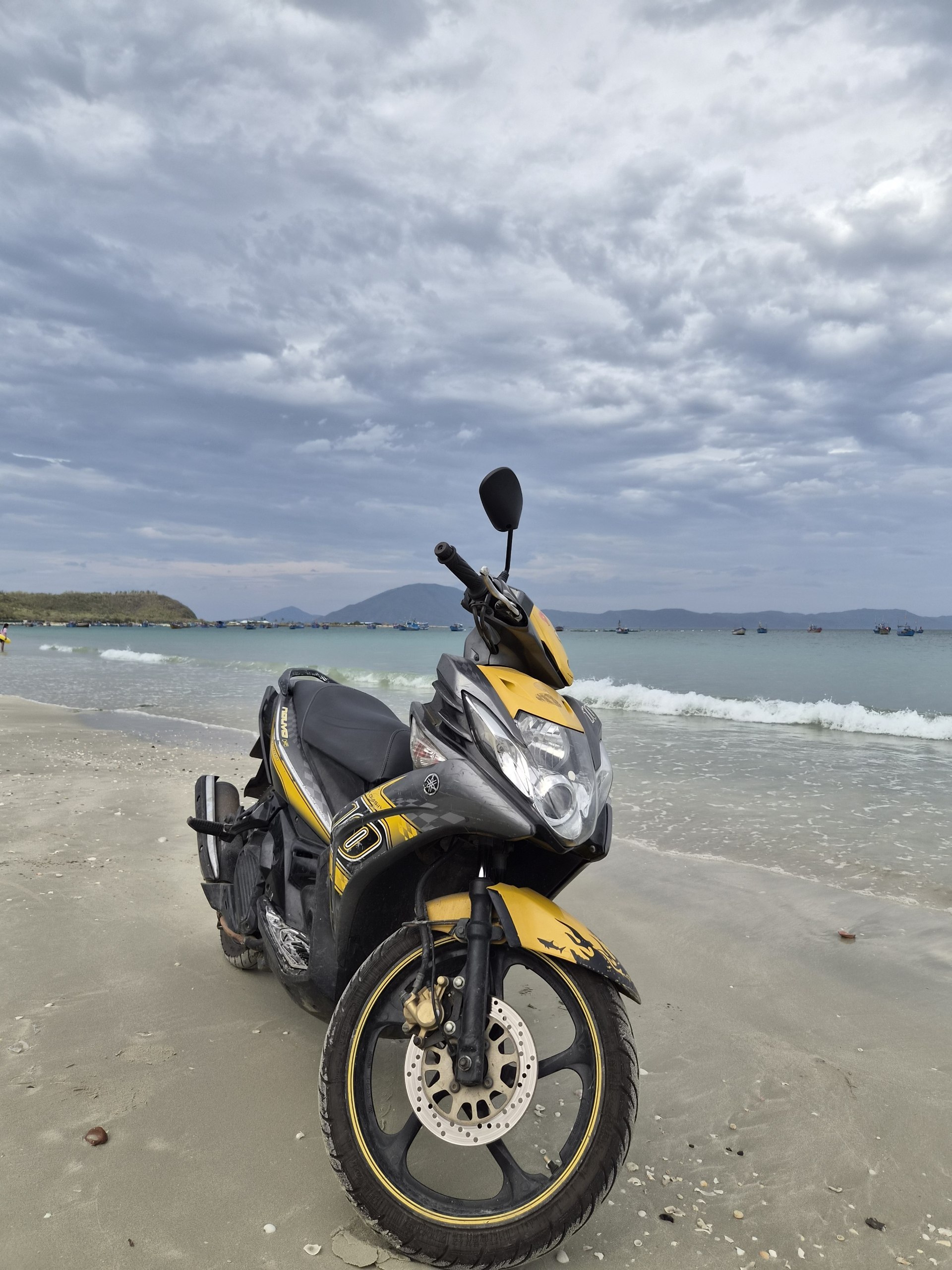 Продаётся Yamaha Nouvo 5 RC, 125 куб.см, за 7 000 000 донгов.