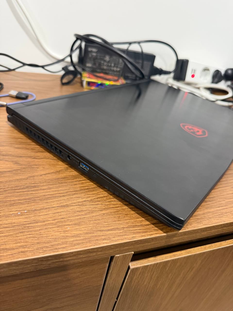 Фото 2: Продаётся игровой ноутбук MSI с процессором i7-11800H, 16 ГБ оперативной памяти (две…