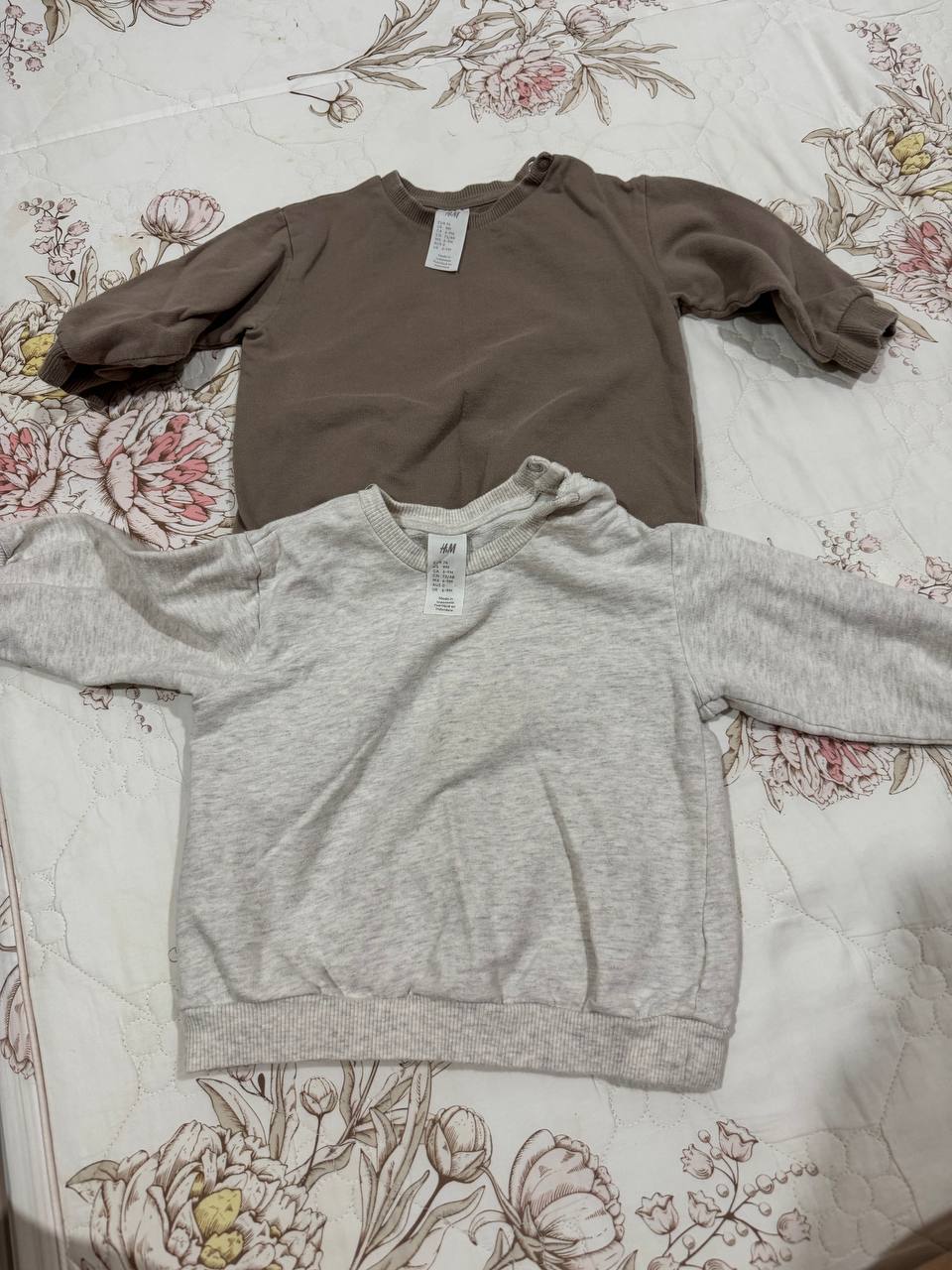Продаются детские вещи: толстовки H&M, бодики, штанишки, носки