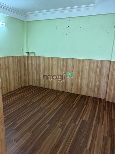 Сдается дом с фасадом на улице Ле Тхань Тон - Vincom, цена 22 млн