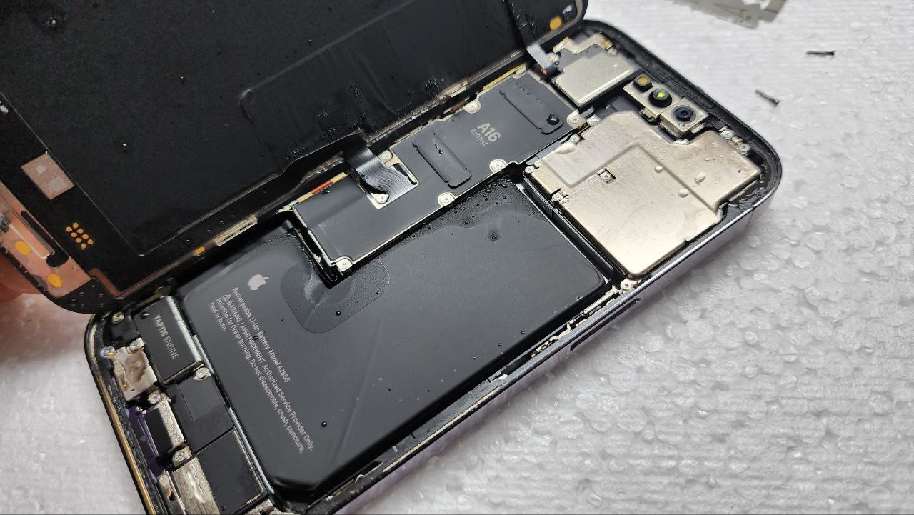 Диагностика и ремонт цифровой техники: ноутбуки, смартфоны, MacBook, iPhone.