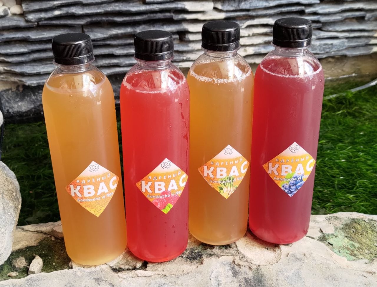 Домашние квасы от Soul Kitchen: классика, малина, лемонграсс, виноград.